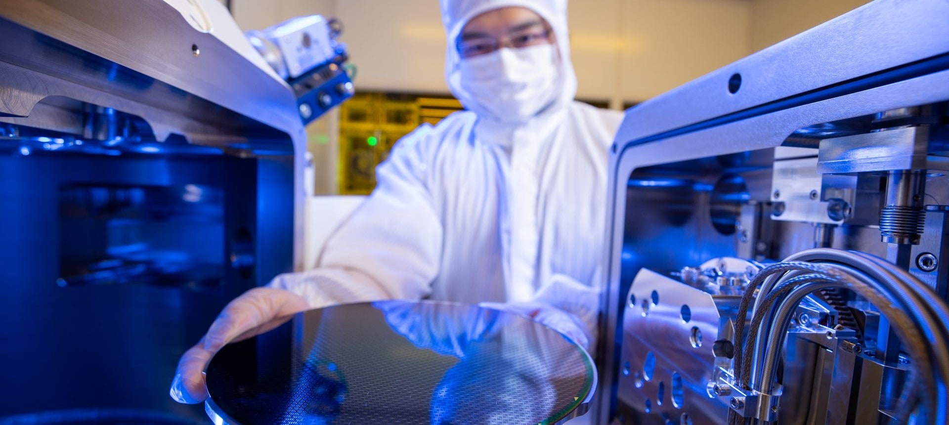 Integrated device manufacturer wafer desktop