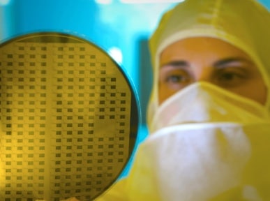 miniaturization-system-integration-desktop